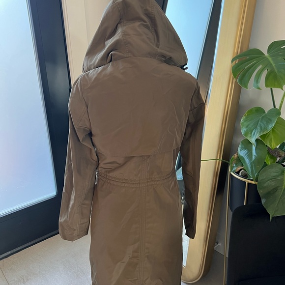 BCBG Olive green jacket. EUC. - Picture 5 of 8